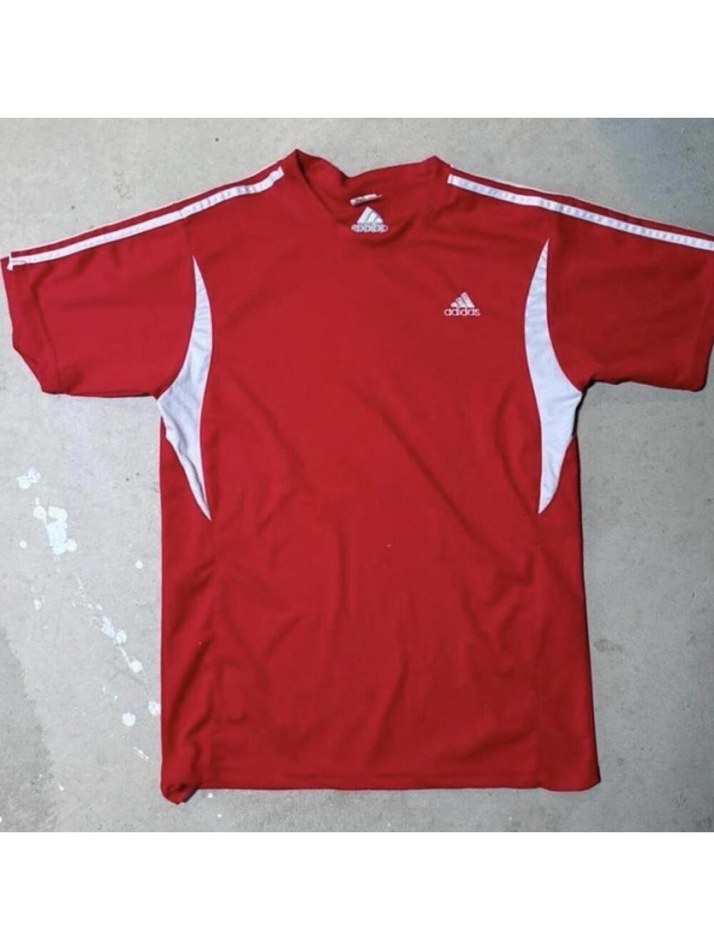 Y2K adidas gym tshirt center logo